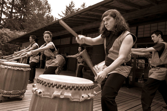 Taiko drummers